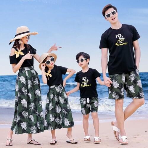 New Family outfits clothing Summer woman daughter man son cotton Black T shirts & Beach Pants 2pcs/sets family look holiday