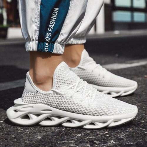 Sneakers running shoes Mens Lightweight Lace-up Sport Shoes Male Breathable Training Jogging Plus Size chaussure homme 2019 mesh