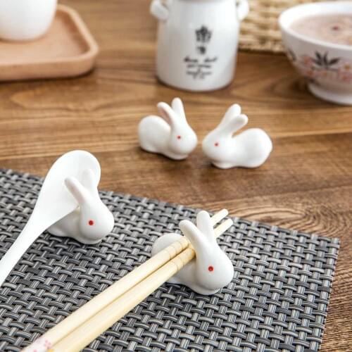 1Pc Cute Rabbit Ceramic Chopstick Holder Creative Spoon Fork Holder Stand Chopsticks Rack Pillow Kitchen Chopstick Rest Rack