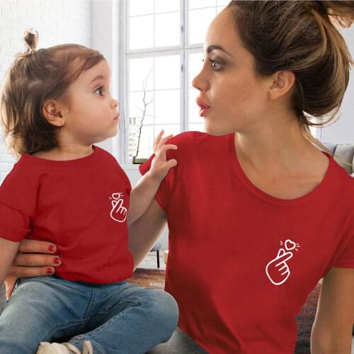 Fashion Family Matching clothes finger heart print t-shirt Mom Daughter Clothes Family cute Short Sleeve Tee Shirt
