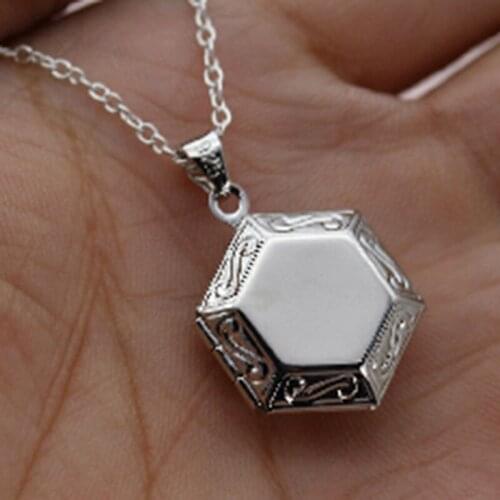 New Geometry Hexagon Box Printing Flower Pendant Necklace Fashion Womens Charm Clavicle Chain Necklace Birthday Gift