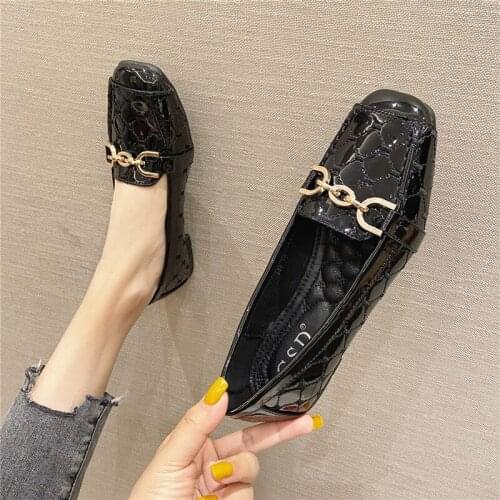 Mujer Pisos Spring Autumn Square Toe Shallow Casual Women Shoes Metal Chain Flats Soft Patent Leather Slip On Female Loafers