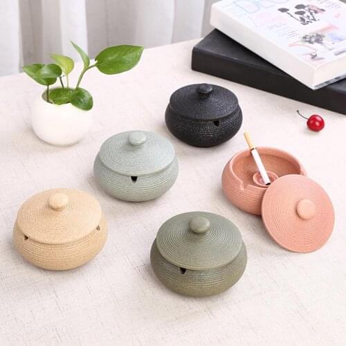 New Creative Ceramic Ashtrays Portable Round Pot Anti-Scalding Ashtray Holder with Lid Home Office Smoking Accessories