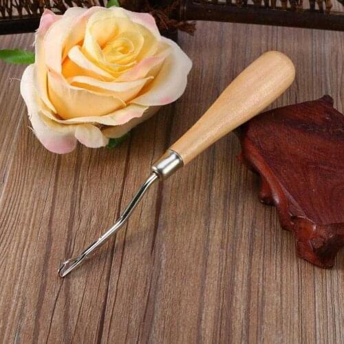 1 Pcs Wood Handle Latch Crochet Hook Hair Weave Needle Craft Knitting Carpets Extensions Tools Wigs Repair Styling Tools Ma B6F3