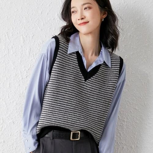 2021 woman Vest summer sweaters knitted Sleeveless Pullovers jumper High Quality Female knitwear V-neck cool comfortable