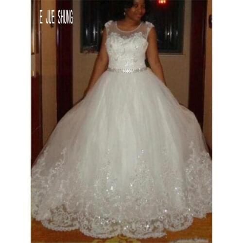 E JUE SHUNG Luxurious Ball Gown African Wedding Dresses Scoop Neck Bridal Gowns Sash Silver Appliques Button Vestido De Noiva