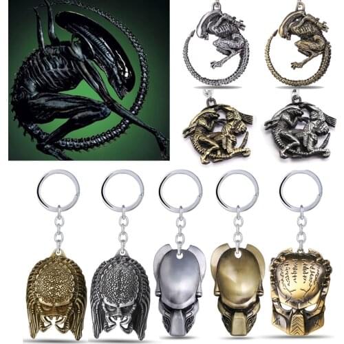 Classic Game Restore Scene Aliens Pendant Keychain Horror Films Scar Predator Face Figure Keychains Jewelry For Men Boy Gifts