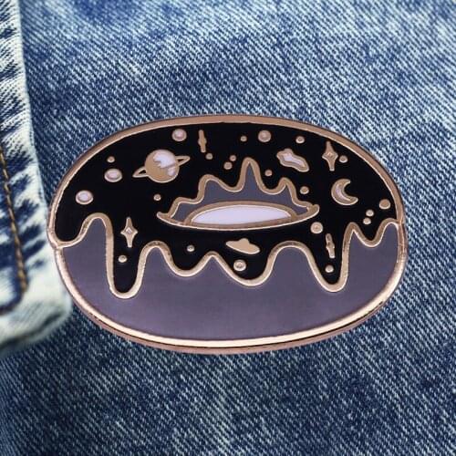 Space Doughnut Brooch Beautiful Galaxy Candy Enamel Badge Denim Jacket Backpack Pin Decoration Children Fashion Jewelry Gifts