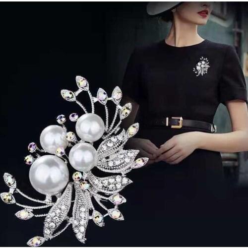 Fashion Sell well high-grade rhinestone brooch ladys alloy corsage many optional pearl flower accessories