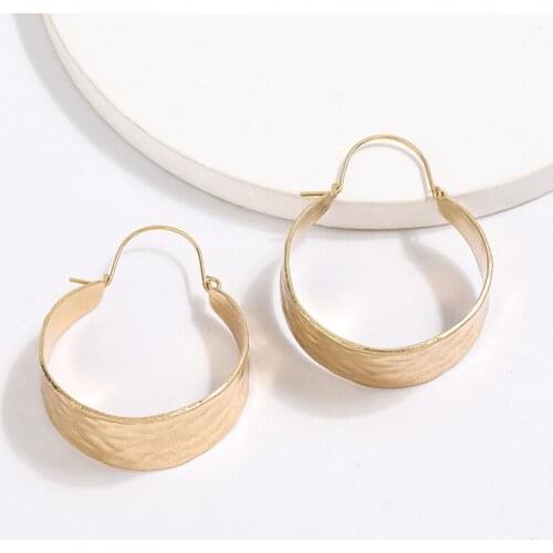 Find Me Geometric Wide Alloy Round Hanging Earrings for Women Simple Hoop Earrings 2020 New Fashion Jewelry Accessories