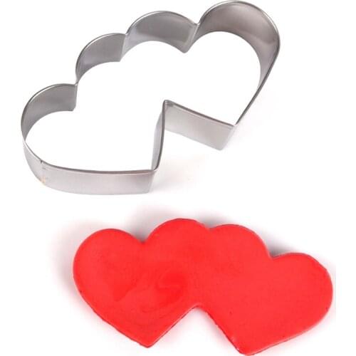 Heart Design Fondant Cake Molding Tools Set of 3 Shaped Sugarcraft Biscuit Plungers Cutters Molds in Different Sizes