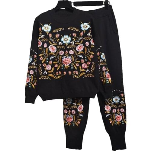 Autumn Winter Black Tracksuit Knitted Set Embroidery Flowers Long Sleeve Sweater + Casual Pants Two Piece Set Women Outfits H700