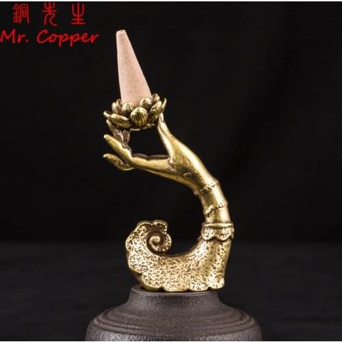 Brass Buddha Hand Holding Lotuse Base Sculpture Retro Office Desk Ornament Creative Copper Incense Burner Home Decoration Crafts
