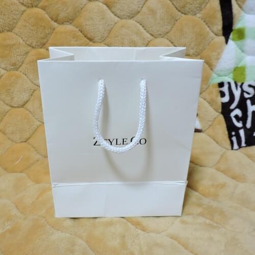 Custom printed logo gift paper bag/Recyclable packaging jewelry paper bag/15x12.5x7.5cm