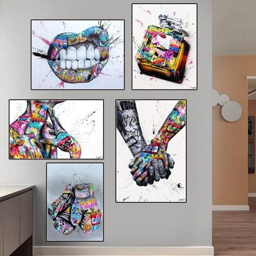 Lovers Holding Hands Graffiti Art Canvas Painting Abstract Street Art Poster Printing Wall Pictures For Living Room Home Decor