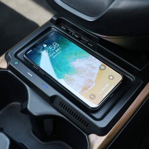 10W QI car wireless charger for Honda CRV CR-V 2017 2018 2019 2020 accessories mobile phone charger fast charging case