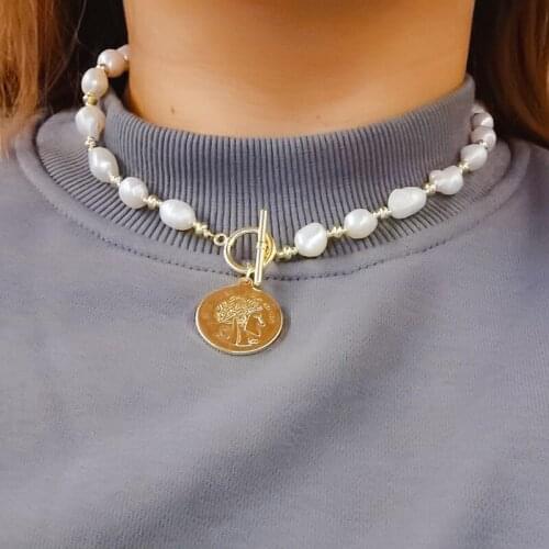 Liemjee Personality Fashion Jewelry Pearl Character Round Card Necklace For Women Feature Namour Charm Gift All Seasons