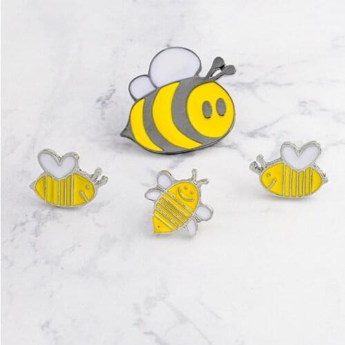 2019 New Cartoon enamel brooch Set creative animal bee bumblebee alloy brooch fashion badge denim shirt collar pin jewelry gifts