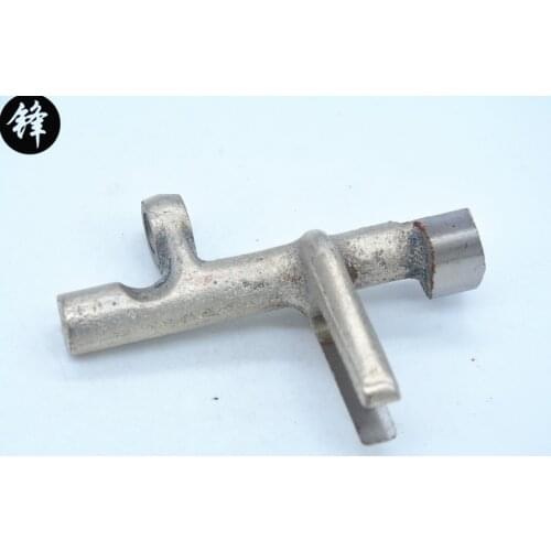 Old sewing machine parts stamped on the sewing machine T3 swinging pendulum shaft sewing machine shaft connecting shaft
