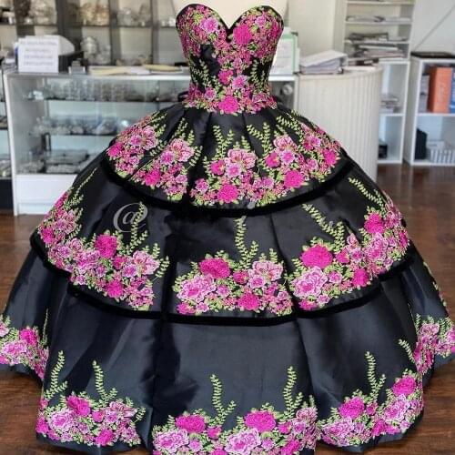Floral Satin vestidos de 15 años 2020 Puffy Embroidery Quinceanera Dress Sweetheart Neck Ruffled Sweet 15 Dress Long Prom Gowns
