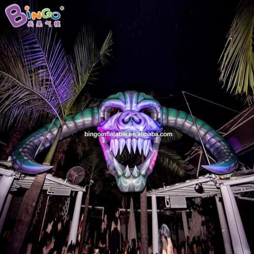 Customized 8 meters inflatable giant skull model high quality digital printed blow up skull replica for decoration toys