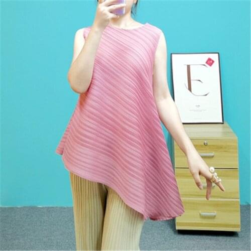 Summer 2021 Miyake pleated thin womens wear versatile loose-fitting skinny foreign style sleeveless shirt T-shirt vest tops top