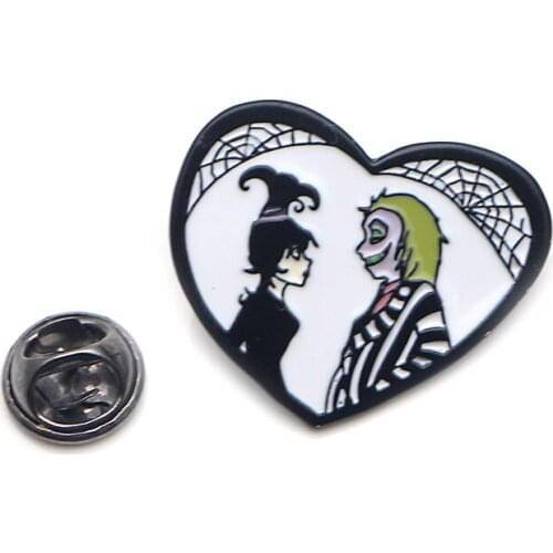 Patchfan cosplay heart Zinc pins para backpack pride clothes medal for bag shirt insignia badge brooches for men women A1884