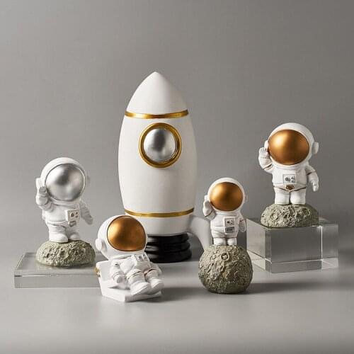 Nordic Resin Creative Astronaut Sculpture Figurine Store Craft Desk Home Decoration Accessories Modern Birthday Gift Cartoon