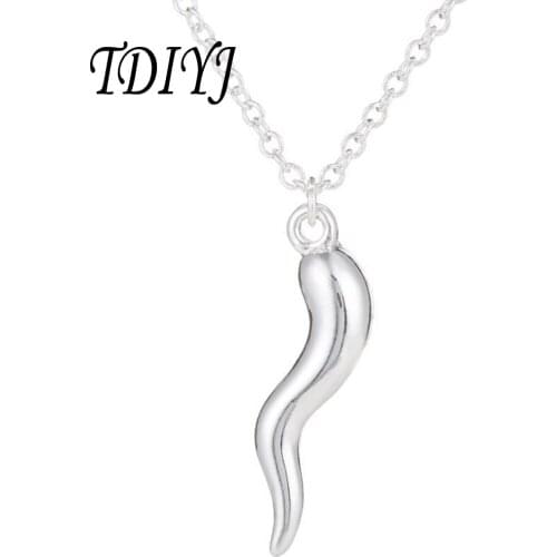 TDIYJ Mini Pepper Pendant Necklace Fashion Chili Pepper Charm Necklace for Women Girls Choker Gift