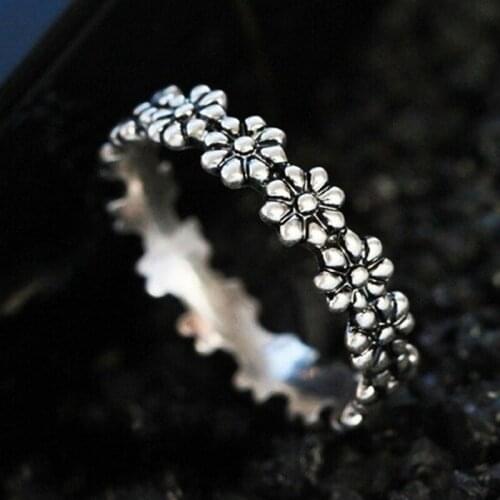 2021 Vintage Thai Silver Color Daisy Flower Ring Euramerican Style Simple Tiny Floral Finger Ring For Women Jewelry Gift
