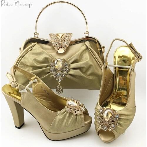 Fashionable African Crystal Style Nigerian Shoes and Bag Set Decorated With Rhinestoe in Gold Color for Royal Wedding Party