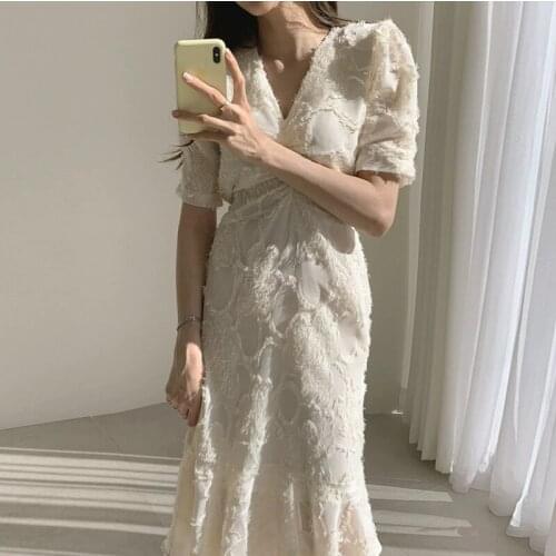 2021 fashion short-sleeved black and white v-neck waist slimming summer dress women