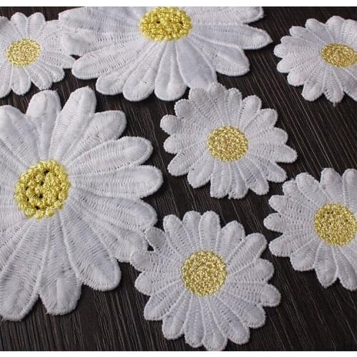 10 Pieces Embroidery Chrysanthemum Cloth Paste Patch Patch Clothing Patch Diy Accessories Decorative Decals Free DeliveryYN353
