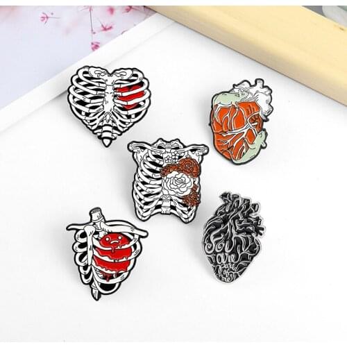 Creative Grey Heart Brooch Rib Organ Shaped Brooch Skull Heart Anatomy Brooch Personality Backpack Badge Fashion Enamel Pins