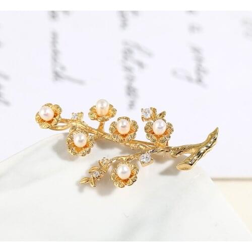 Vanssey Luxury Fashion Jewelry Flower Sakura Natural Pearl Cubic Zircon Brooch Pin Wedding Party Accessories for Women 2020 New