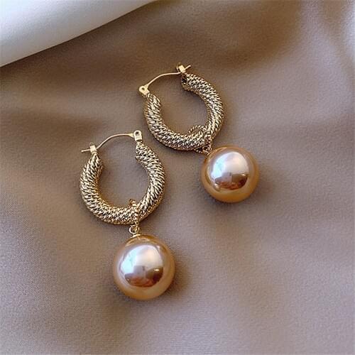 2020 New Arrival Dominated Fashion Fine Pearl Drop Earrings Contracted Senior Geometric Metal Temperament Women Earrings Jewelry