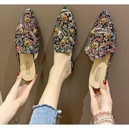 Womens Flat Shoes, Casual Mules for Lazy People, Fashion Slides with Embroidered Patterns (Pointed Toe)