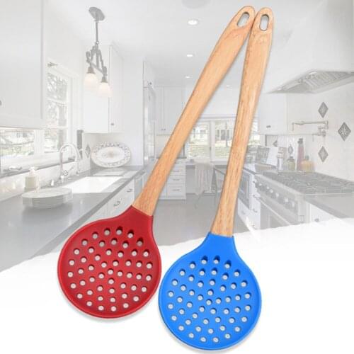 Silicone Skimmer Wood Handle Heat Resistant Slotted Spoon Food Serving Ladle Frying Strainer Kitchen Utensil for Home Restaurant