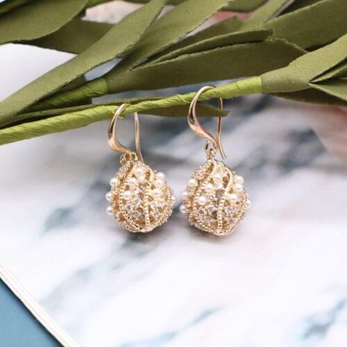 Drop-Pearl Earring Temperament Hollowout Texture Designs Glitter Rhinestone