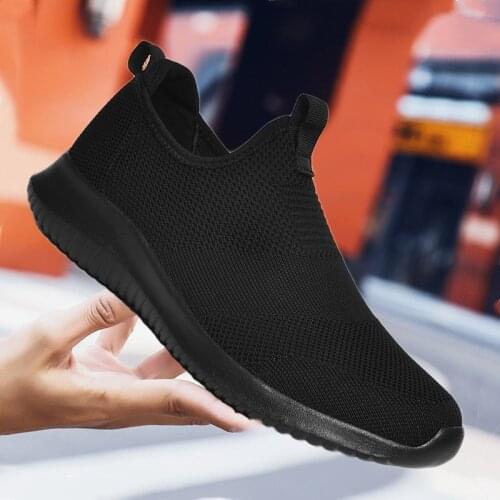 Mens and womens casual shoes outdoor comfortable breathable mesh fashion flying non-slip casual vulcanized elastic jogging
