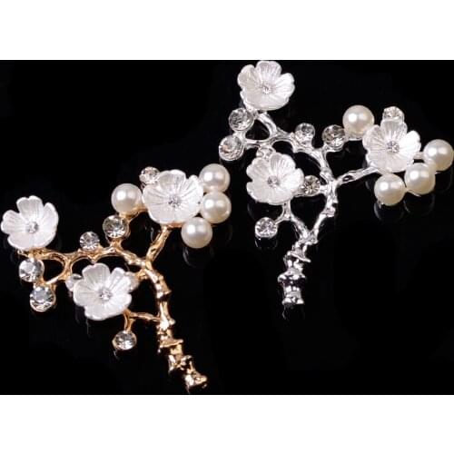 2018News 50pcs Three-Flowers and Pearl Rhinestones Alloy Branch Button for DIY Hair Accessories or Phone Case Decoration HZ378