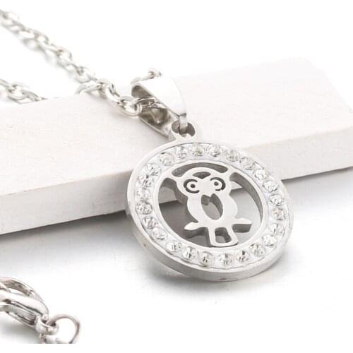 2018 New Fashion Charm Cute Hollow Owl Crystal Pendant O Word Necklace Metal Woman Jewelry Wholesale