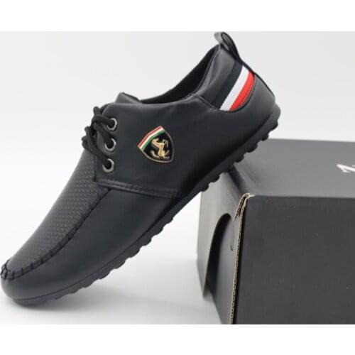 2021 Breathable Solid Color Slip Men Driving Shoes Spring And Autumn New Style Breathable Mens Peas Shoes the British Sneakers