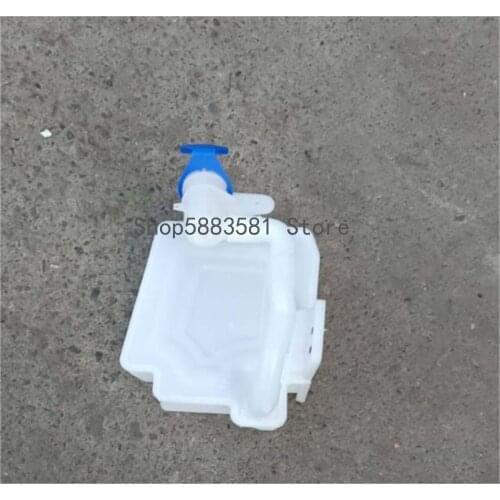 CAR Cleaning liquid tank Vol ksw age nau diS kod aSe atT our anG olf Cad dyB ora Jet ta S agi tar Front liquid tank headlight cl