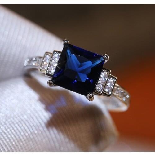 Huitan Blue Square Cut Four Claws Women Ring Vintage Design Gracious Lady Luxury Inlaid Zircon Female Jewelry Wedding Hot Rings