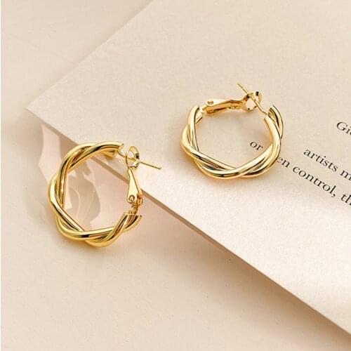 2021 Fashion Distortion Interweave Twist Metal Circle Geometric Round Hoop Earrings for Women Accessories Retro Party Jewelry