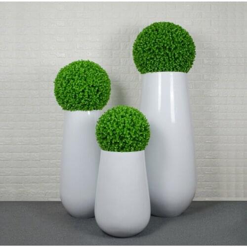 European-style large vase floor-to-floor flower arrangement