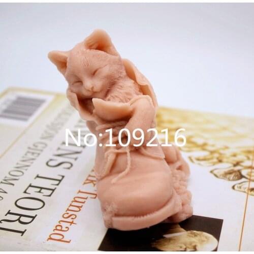 New Product!!1pcs 3D Cat within Shoe (zx206) Food Grade Silicone Handmade Soap Mold Crafts DIY Mould