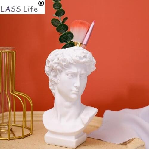 David Art Statue Vase Ornaments Makeup Brush Storage Sculpture Living Room Home Decoration Flower Arrangement Dried Flowers Pot