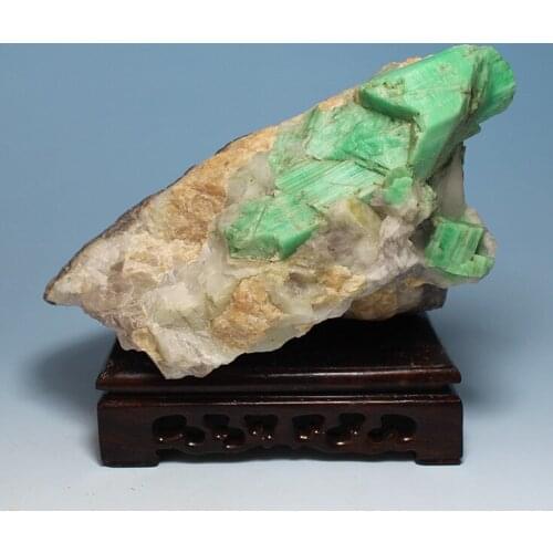 Ultra-fine mineral crystals emerald green natural rough stones mark LuoShi collectibles ore samples without optimization